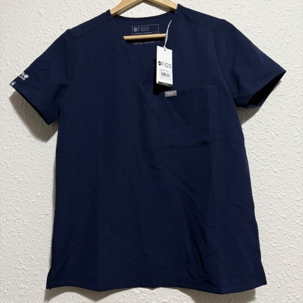 FIGS Women's Catarina one-pocket Scrub‎ Top 2327 AYA Healthcare Navy NEW